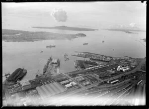 Auckland wharves and railways with shipping