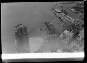 Auckland wharves and shipping