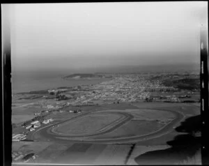 Oamaru, showing racetrack