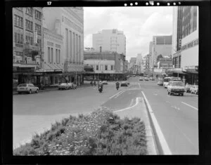 Queen Street, Auckland, looking North, with the Civic Theatre