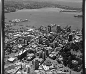 Central Auckland showing wharves, Waitemata Harbour and North Shore