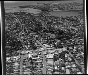 Remuera, with Orakei Basin (top right), Hobson Bay (top left), Auckland