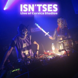 Isn'tses live at Corsica Studios.