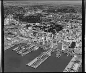 Central Auckland showing wharves and markets