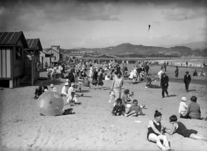 Crowds at Lyall Bay Beach, Wellington