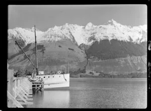 SS Earnslaw, Lake Wakatipu including The Remarkables