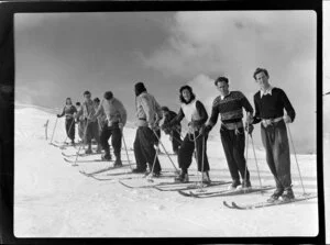 Skiers at the ready, Coronet Peak