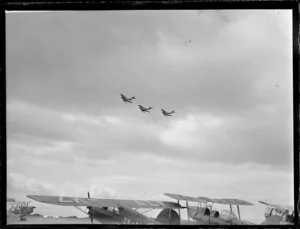 DH Tiger Moths in formation at the Waikato Air Pageant