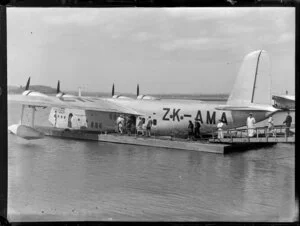Passengers boarding the Sunderland aircraft Aotearoa