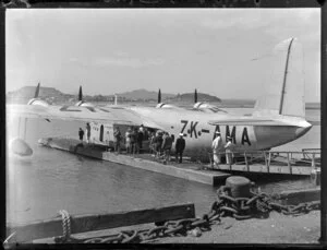 Passengers boarding the Sunderland aircraft Aotearoa