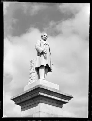 Statue of Sir George Grey, Albert Park, Auckland