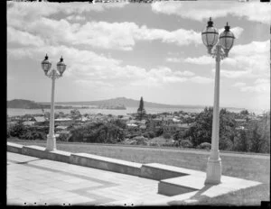 View of Auckland from the steps of the War Memorial Museum