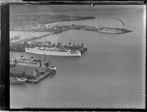 The passenger ship Empress of Britain at Auckland wharves