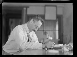 J Finkelstein, meteorologist, Taieri Aerodrome