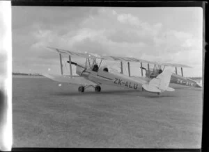 Tiger Moths, ZK-ALU and ZK-AIK, Auckland Aero Club, Mangere
