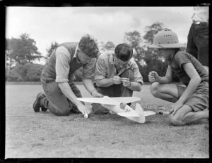 Group with sailplane, Auckland Aero Club