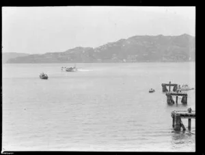 Flying boat, Centaurus, taxiing, Wellington Harbour
