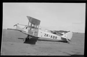 Fox Moth aircraft ZK-AQB, Auckland Aero Club