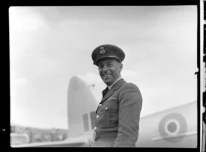 Squadron leader A Smith, engineering officer No 75 Squadron, at the Royal New Zealand Aero Club pageant in Dunedin