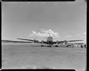 Douglas DC-4 Skymaster, John Eyre, on the ground
