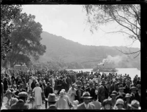 Paddle boat on the Waikato River