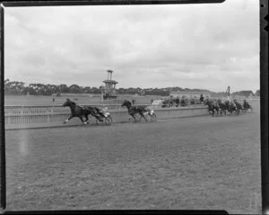 Dominion Trotting Championship, 1st heat, Pacers Championships, Loyal Peter leading Globe Direct, Auckland