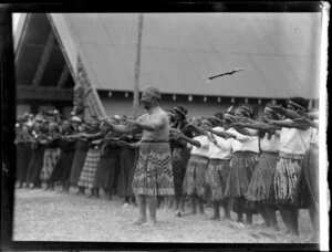 Sir Apirana Ngata performing waiata at the opening of Te Hono ki Rarotonga, Pākirikiri Marae