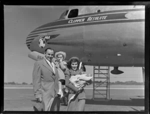 Pan American World Airways passengers, Mr and Mrs M Luxford and family