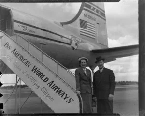 Mr and Mrs Hutchison, passengers on the airplane Clipper Kit Carson, PAWA (Pan American World Airways)