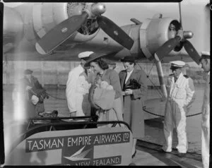 Passengers embarking from TEAL (Tasman Empire Airways Limited), Tasman sea service
