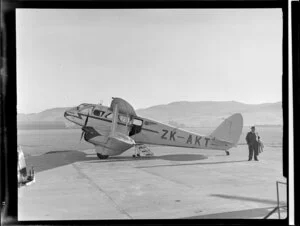 De Havilland DH89 Rapide aircraft, Tareke, at Taieri Aerodrome, Dunedin