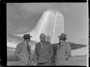 Handley Page Hastings visit, J Gamble, Major Nicol, and M Clarke from New Zealand National Airways Corporation