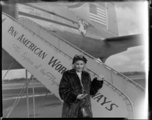 Pan American World Airways, Mrs Beatrice Bateman, [Whenuapai Aerodrome, Auckland]