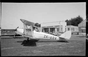 De Havilland Tiger Moth, ZK-AOV, Rongotai Airport, Wellington