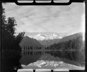 Lake Matheson with relection of Fox Glacier, West Coast Region