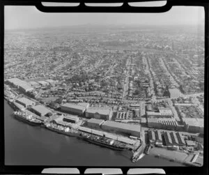 Brisbane, Queensland, Australia, including ships docked at wharf