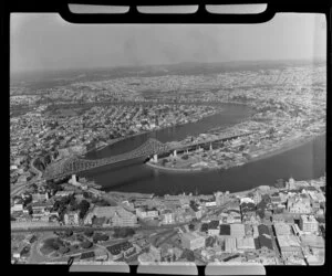 Brisbane, Queensland, Australia, Story Bridge at centre