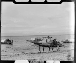 Canoes (lakatoi), Walter Bay, Port Moresby, New Britain, Papua New Guinea