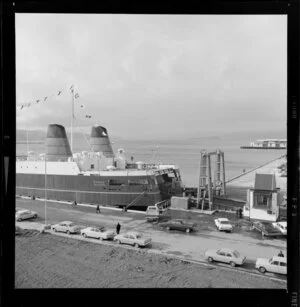 Ship Maheno at Wellington wharves