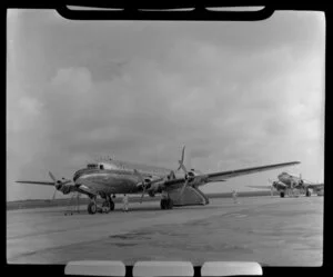 Trans Australia Airlines aircraft, Adelaide airport