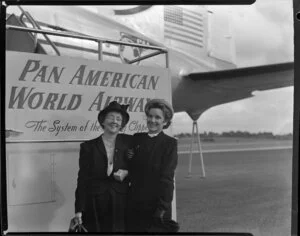 Pan American World Airways passengers, Gladys Knowles (left) and her sister
