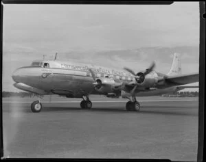 View of DC6 aeroplane RMA Discovery, British Commonwealth Pacific Airlines