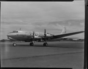 View of the DC6 aeroplane RMA Discovery, British Commonwealth Pacific Airlines