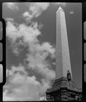 Obelisk and Maori warrior statue, One Tree Hill, Auckland