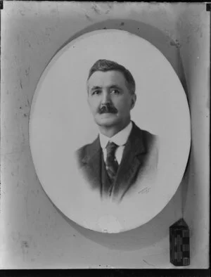 Photo of a 1900s photographic portrait of Robert William Gallaugher taken by Belwood Studios