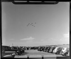 Royal New Zealand Air Command RAC Pageant at Mangere, de Havilland Mosquito aircraft flying in formation