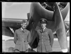 Royal New Zealand Air Command RAC pageant at Mangere, crew of Avenger (plane), Flight Lieutenant Wendon and Fraser