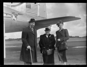 Pan American Airways passengers, Mr and Mrs Oscar Natska and his mother