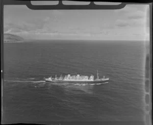 The ship, Dominion Monarch, leaving Wellington