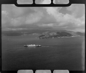 The ship, Dominion Monarch, leaving Wellington